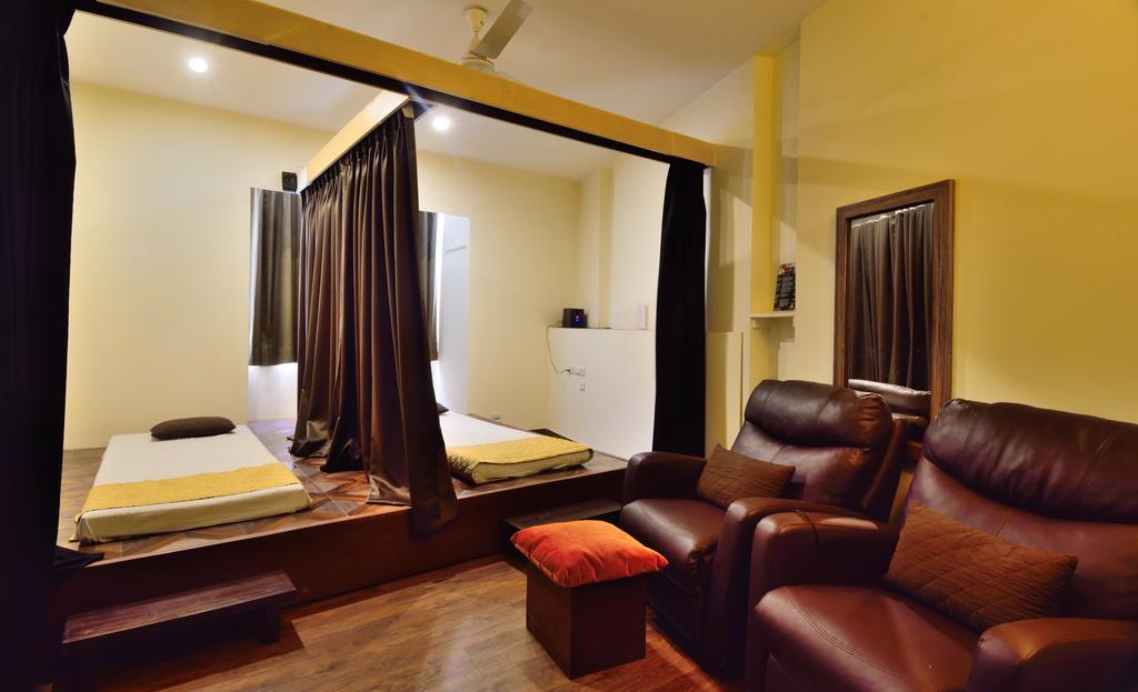 Crossroads Otel Gurgaon Dış mekan fotoğraf