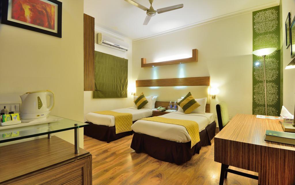 Crossroads Otel Gurgaon Dış mekan fotoğraf