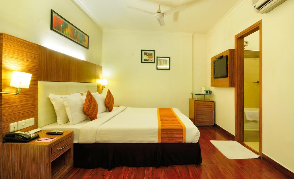 Crossroads Otel Gurgaon Dış mekan fotoğraf