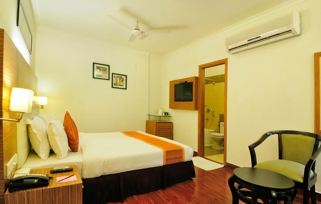 Crossroads Otel Gurgaon Dış mekan fotoğraf