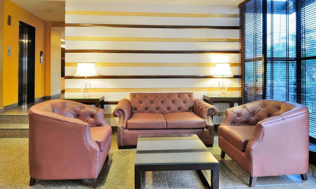 Crossroads Otel Gurgaon Dış mekan fotoğraf