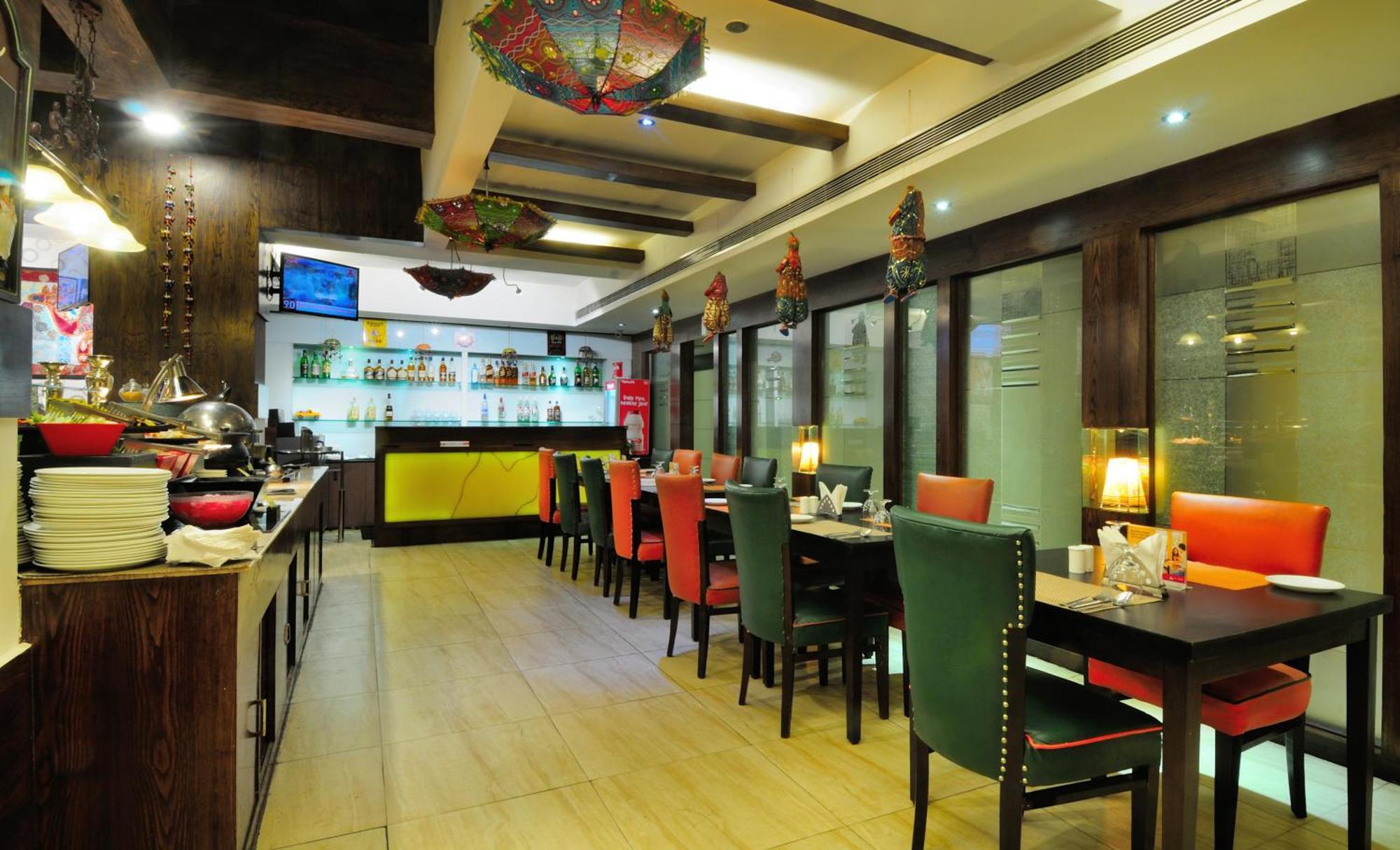 Crossroads Otel Gurgaon Dış mekan fotoğraf