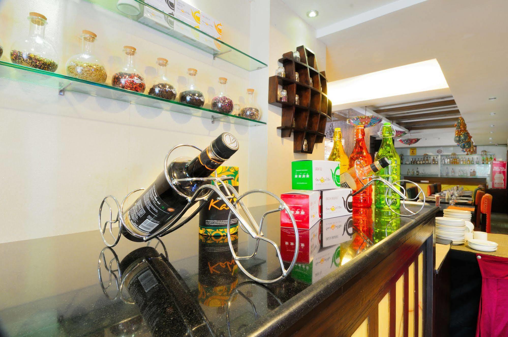 Crossroads Otel Gurgaon Dış mekan fotoğraf